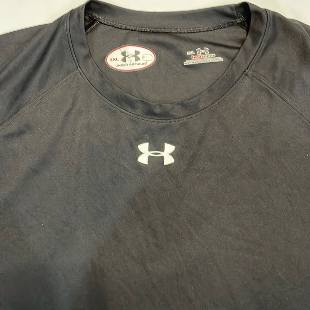 Men's 3XL Black Under Armor Heat Gear T-Shirt